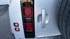 Land Rover Defender 2.0 P300 SE 90 3dr Auto Petrol Estate